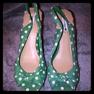 Green with white polka dot wedge